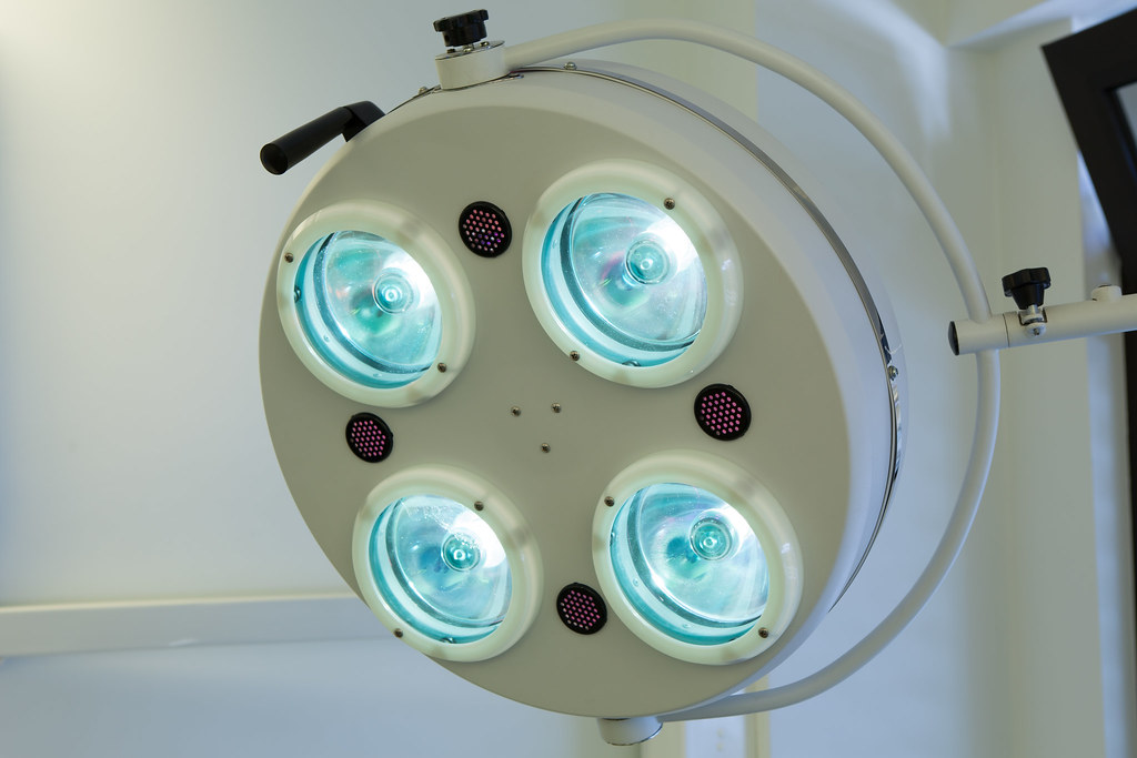 Luz de consultório dentário da Clínica Dentária Jardim dos Arcos